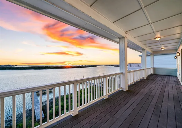 Photo 3 of Single family home for sale at 2910 11 Mile Rd, Galveston, TX 77554 | MLS# 47804906 | Listing updated on 2026-07-30