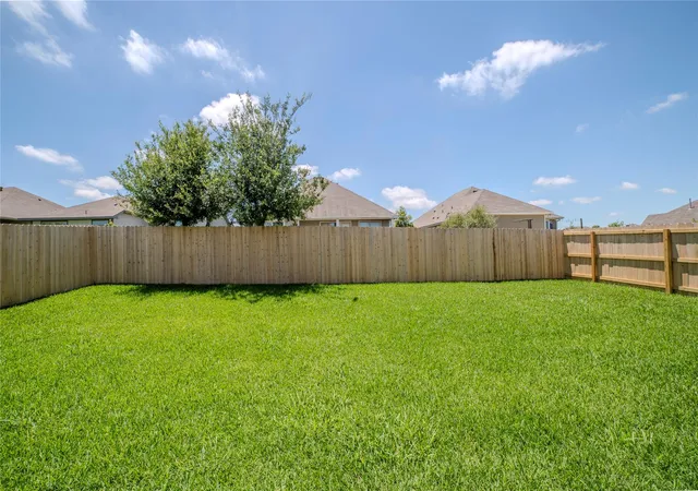35th image of 1402 Lake Ridge Dr, Brenham, TX 77833 | MLS# 54365911