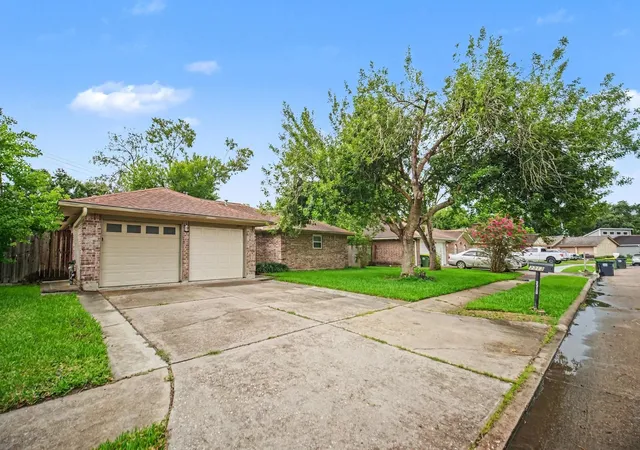 Homes for sale in Pearland, TX | 2313 Goodrich St, Pearland, TX 77581 | MLS# 6175836