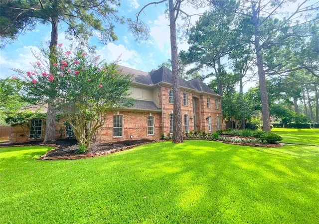 4th image of 1810 Seven Maples Dr, Humble, TX 77345 | MLS# 74285470