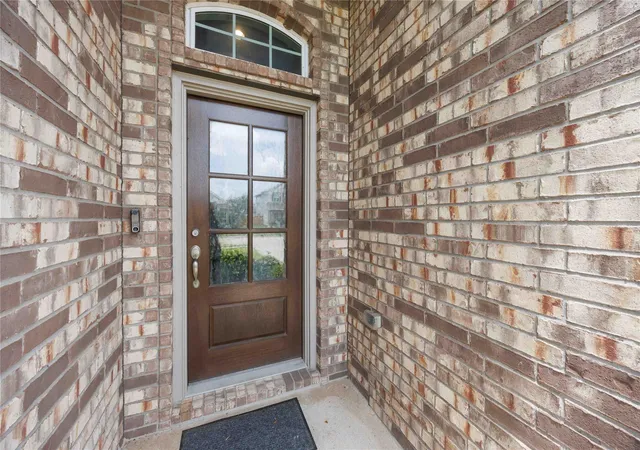 Photo 2 of Single family home for sale at 10822 Mendel Ter Dr, Rosharon, TX 77583 | MLS# 88336090 | Listing updated on 2026-08-13