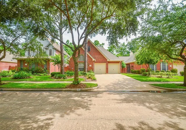Photo 3 of Single family home for sale at 46 Grants Lake Cir, Sugar Land, TX 77479 | MLS# 10770660 | Listing updated on 2026-08-28