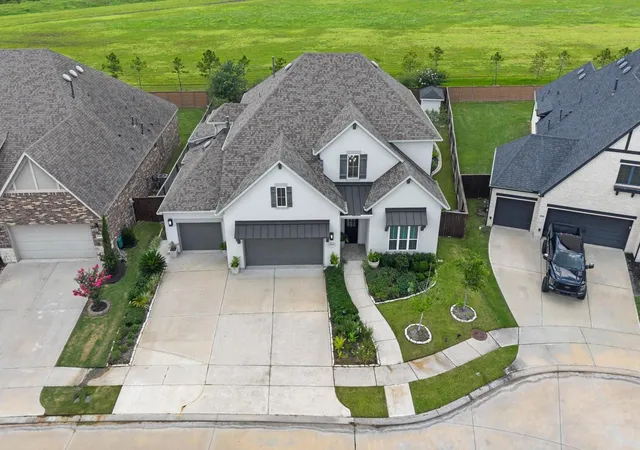 Photo 3 of Single family home for sale at 10106 Blythe St, Rosharon, TX 77583 | MLS# 98784650 | Listing updated on 2026-08-02