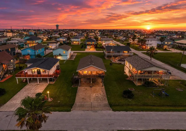 Photo 1 of Single family home for sale at 4122 Kent Dr, Galveston, TX 77554 | MLS# 28166365 | Listing updated on 2026-07-11