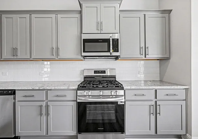 Photo 4 of Sale Pending at 14 Keystone Ct, Angleton, TX 77515 | MLS# 12724018 | Listing updated on 2026-09-11