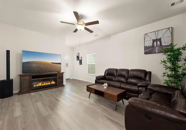 Photo 4 of Single family home for sale at 11419 Prairie Walk Dr, Houston, TX 77048 | MLS# 92882699 | Listing updated on 2026-09-20