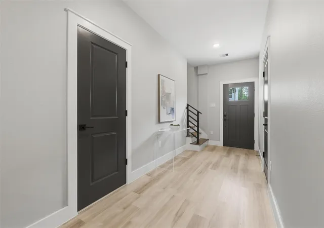 5th image of 4719 Mallow St, Houston, TX 77033 | MLS# 65810557