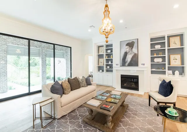 4th image of 5916 Cottage Grove Lake Dr, Houston, TX 77007 | MLS# 41507004