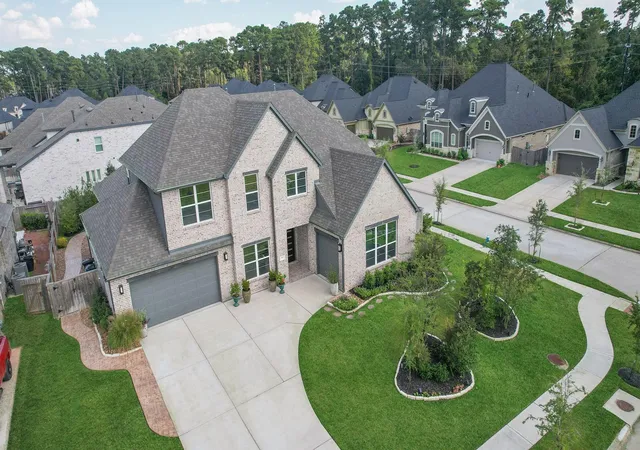 1st image of 902 Falcon Hollow Ln, Pinehurst, TX 77362 | MLS# 39971388