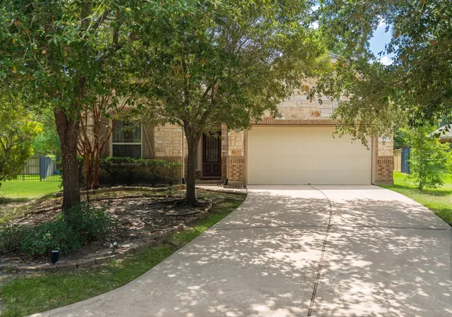 4th image of 2 Arrowfeather Pl, Spring, TX 77389 | MLS# 82738960