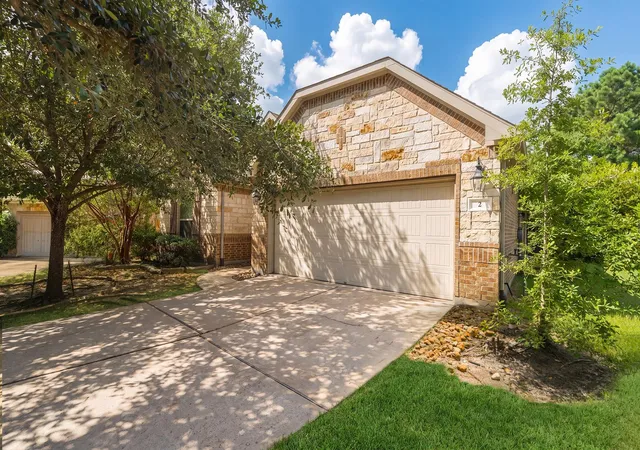 5th image of 2 Arrowfeather Pl, Spring, TX 77389 | MLS# 82738960
