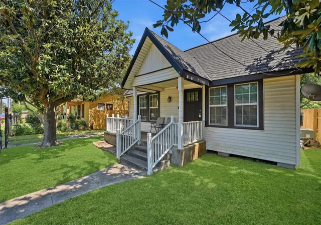 Photo 3 of Single family home for sale at 9330 E Avenue L, Houston, TX 77012 | MLS# 71317311 | Listing updated on 2026-08-29