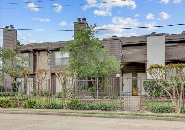 Homes for sale in Houston, TX | 8020 Braesmain Dr #1806, Houston, TX 77025 | MLS# 4935436