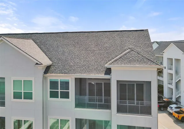 2nd image of 168 Lake Pt Blvd, Conroe, TX 77356
