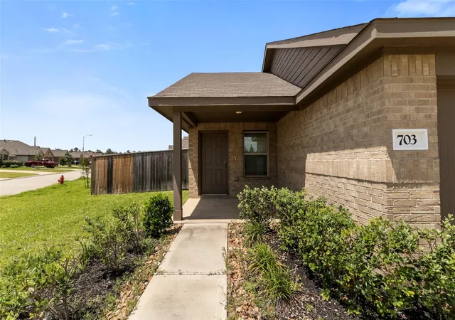2nd image of 703 Larkspur Shadow Dr, Magnolia, TX 77354 | MLS# 92698233