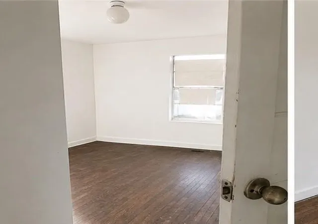 4th image of 1806 Ssgt Macario Garcia Dr, Houston, TX 77011 | MLS# 90485174
