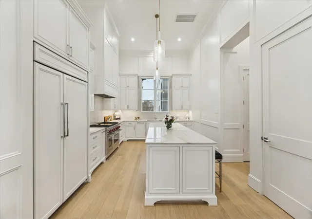 3rd image of 1335 Peden St, Houston, TX 77006 | MLS# 13374027