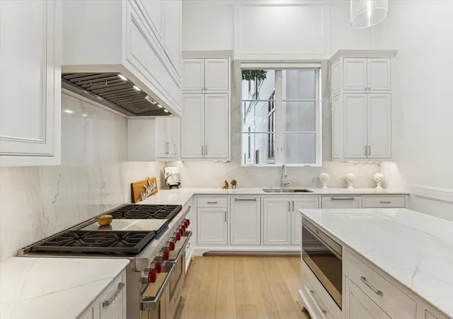 4th image of 1335 Peden St, Houston, TX 77006 | MLS# 13374027