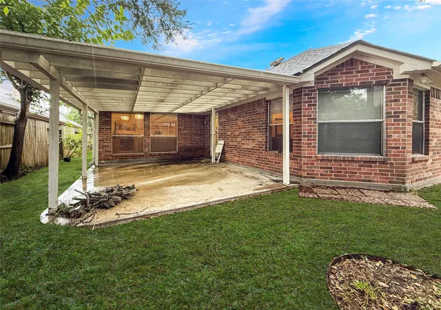 5th image of 2723 Kimbleton Ct, Houston, TX 77082 | MLS# 46141227