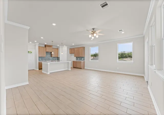 33rd image of 604 Fairfield St E, La Porte, TX 77571 | MLS# 54120660