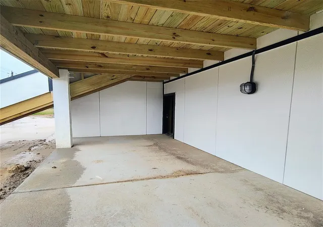 5th image of 604 Fairfield St E, La Porte, TX 77571 | MLS# 54120660