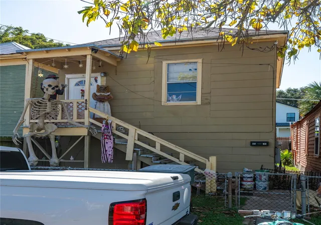 Photo 1 of Single family home for sale at 1513 J H Clouser St, Galveston, TX 77550 | MLS# 78956132 | Listing updated on 2026-08-21