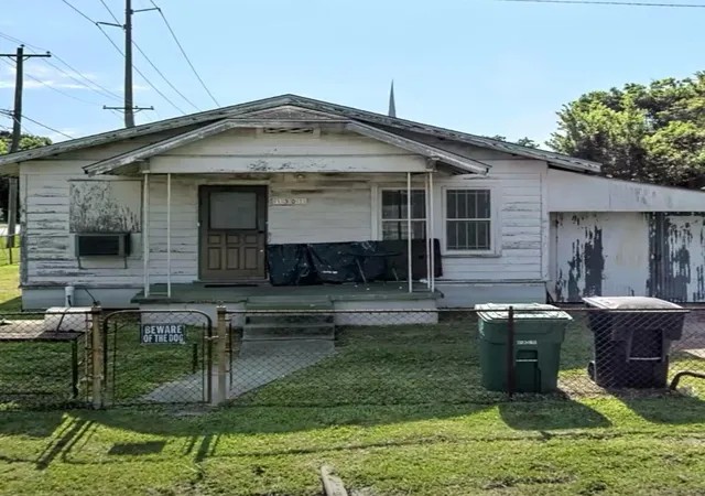 Photo 1 of Single family home for sale at 1301 Boulder St, Houston, TX 77012 | MLS# 5434816 | Listing updated on 2026-08-17