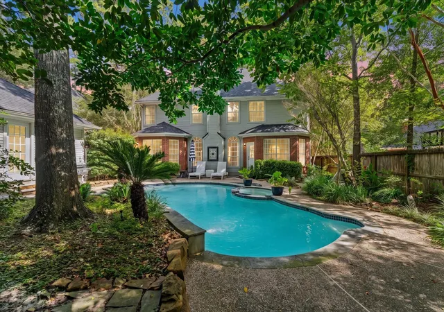 1st image of 11 Golden Pl, Spring, TX 77381 | MLS# 66556722