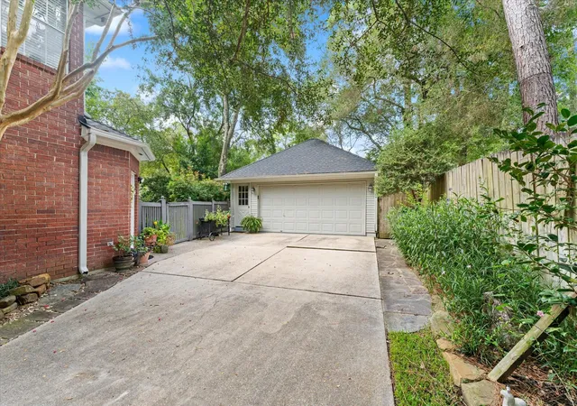 4th image of 11 Golden Pl, Spring, TX 77381 | MLS# 66556722