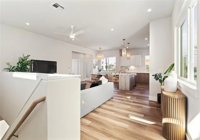 Photo 3 of Sale Pending at 1702 Bringhurst St #A, Houston, TX 77020 | MLS# 10071682 | Listing updated on 2026-09-21