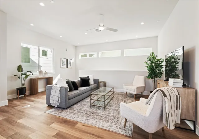 Photo 4 of Sale Pending at 1702 Bringhurst St #A, Houston, TX 77020 | MLS# 10071682 | Listing updated on 2026-09-21