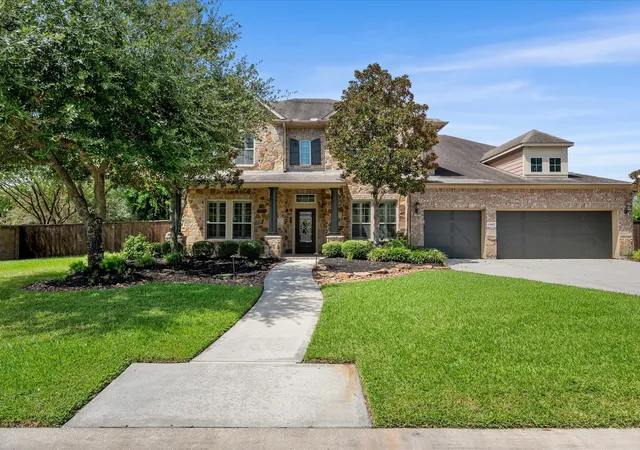 Photo 2 of Single family home for sale at 13903 Mcdannald Park Ln, Humble, TX 77396 | MLS# 76163312 | Listing updated on 2026-09-12