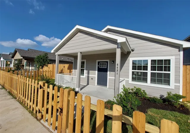 Photo 2 of Single family home for sale at 6431 Paris St, Houston, TX 77021 | MLS# 41837584 | Listing updated on 2026-09-14
