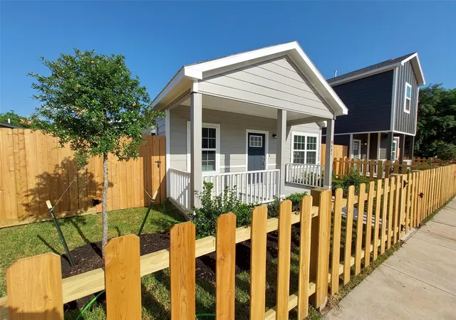 Photo 3 of Single family home for sale at 6431 Paris St, Houston, TX 77021 | MLS# 41837584 | Listing updated on 2026-09-14