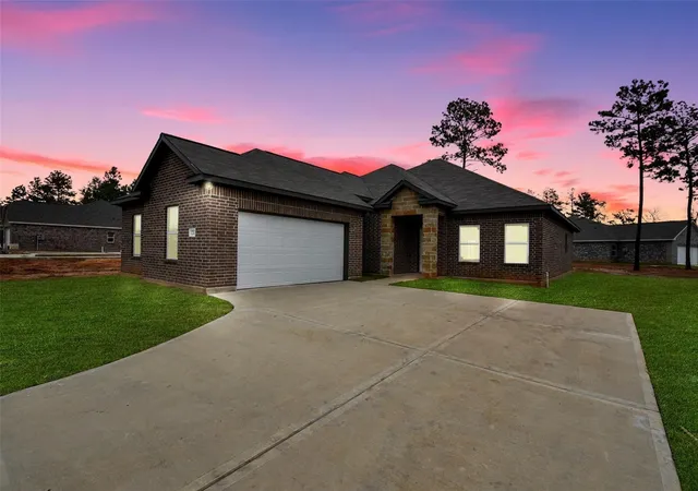 Photo 1 of Single family home for sale at 12282 N Chestnut Hills Dr, Conroe, TX 77303 | MLS# 14819739 | Listing updated on 2026-09-10