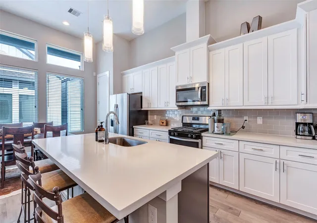2nd image of 4450 W Tidwell Rd #C, Houston, TX 77091 | MLS# 88033914