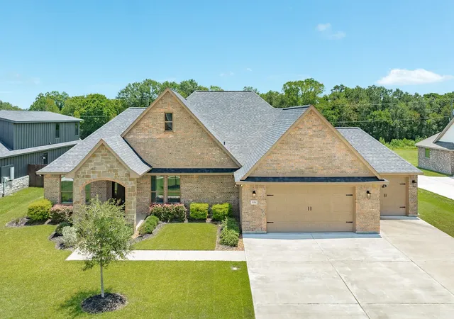 Photo 1 of Single family home for sale at 838 Oak Ridge Dr, Angleton, TX 77515 | MLS# 63122200 | Listing updated on 2026-08-27