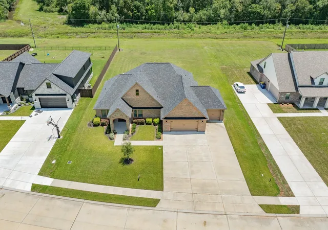 Photo 4 of Single family home for sale at 838 Oak Ridge Dr, Angleton, TX 77515 | MLS# 63122200 | Listing updated on 2026-08-27