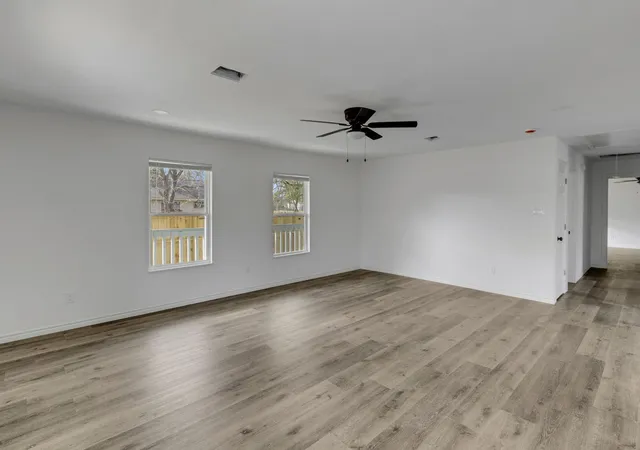 3rd image of 990 Wall St, Houston, TX 77088 | MLS# 12448236