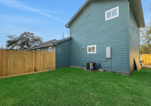 40th image of 990 Wall St, Houston, TX 77088 | MLS# 12448236