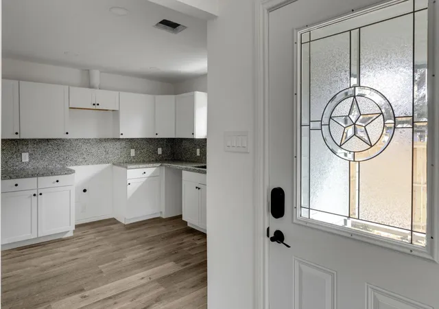5th image of 990 Wall St, Houston, TX 77088 | MLS# 12448236