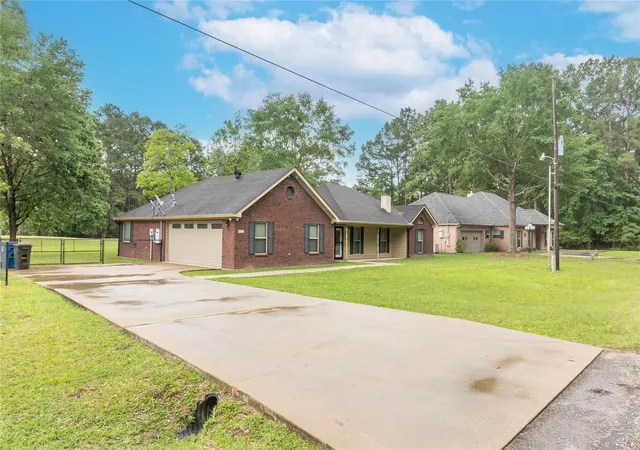Homes for sale in Village Mills, TX | 106 Hickory Ln, Village Mills, TX 77663 | MLS# 3512559