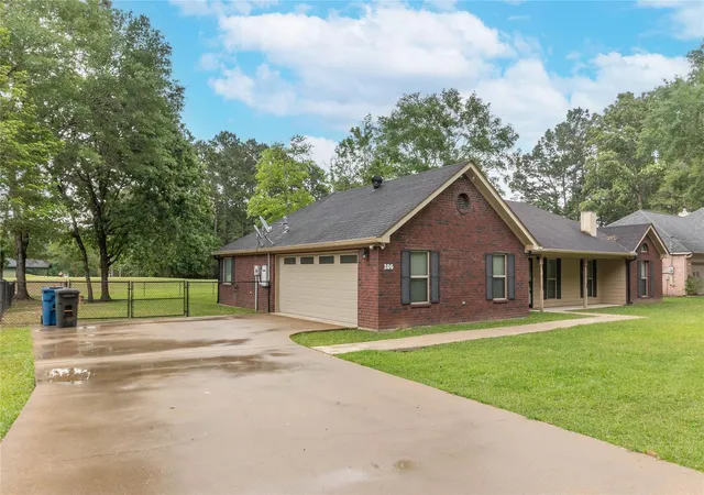 Homes for sale in Village Mills, TX | 106 Hickory Ln, Village Mills, TX 77663 | MLS# 3512559