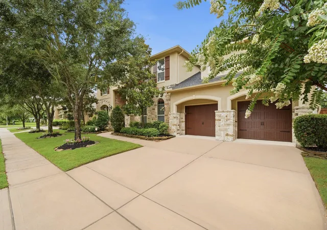 Photo 3 of Single family home for sale at 10507 Texas Redbud Ct, Cypress, TX 77433 | MLS# 65983881 | Listing updated on 2026-09-19
