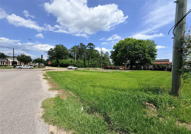 Homes for sale in Woodville, TX | 502 S Magnolia St, Woodville, TX 75979 | MLS# 32923298