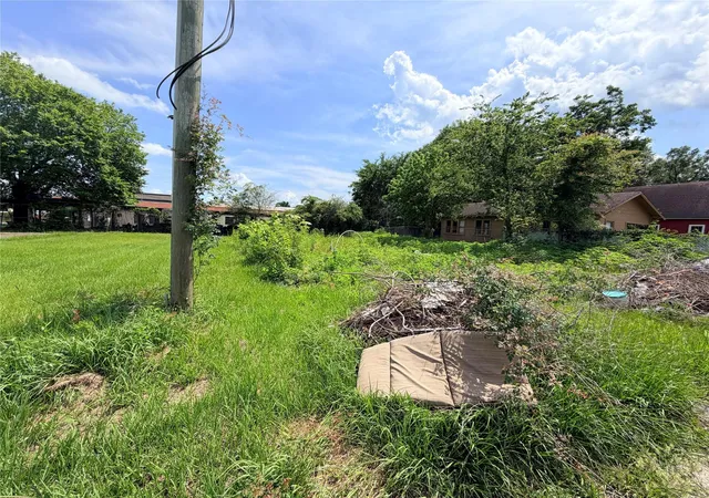 Homes for sale in Woodville, TX | 502 S Magnolia St, Woodville, TX 75979 | MLS# 32923298