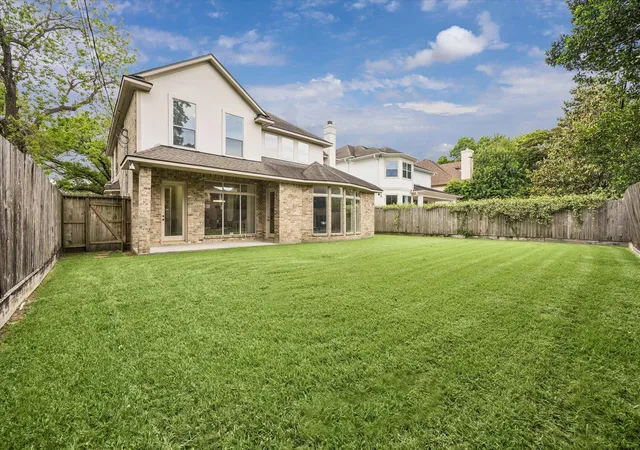 3rd image of 4714 Holt, Bellaire, TX 77401 | MLS# 26936324