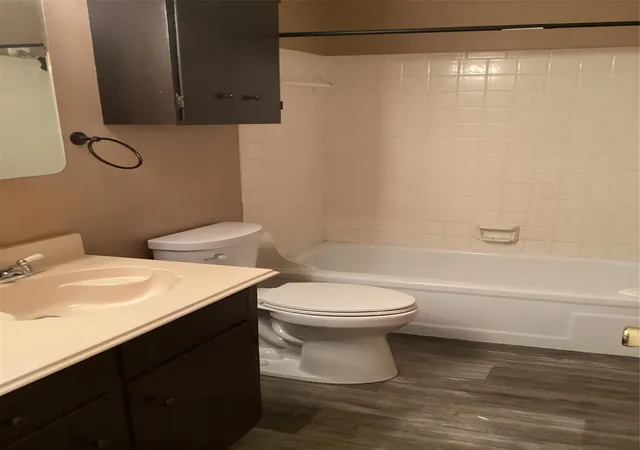 Listing Photo 2 - Condo for sale in building located at 1252 Eagle Lake Rd, Sealy, TX 77474 - Unit #8