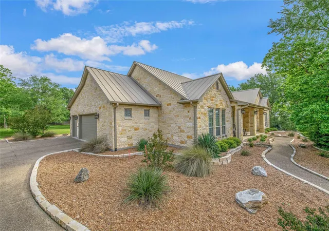 Photo 3 of Single family home for sale at 4819 Williams Crk, College Station, TX 77845 | MLS# 77941806 | Listing updated on 2026-09-18