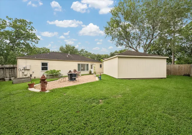 20th image of 15811 Wandering Trl, Friendswood, TX 77546 | MLS# 20673946